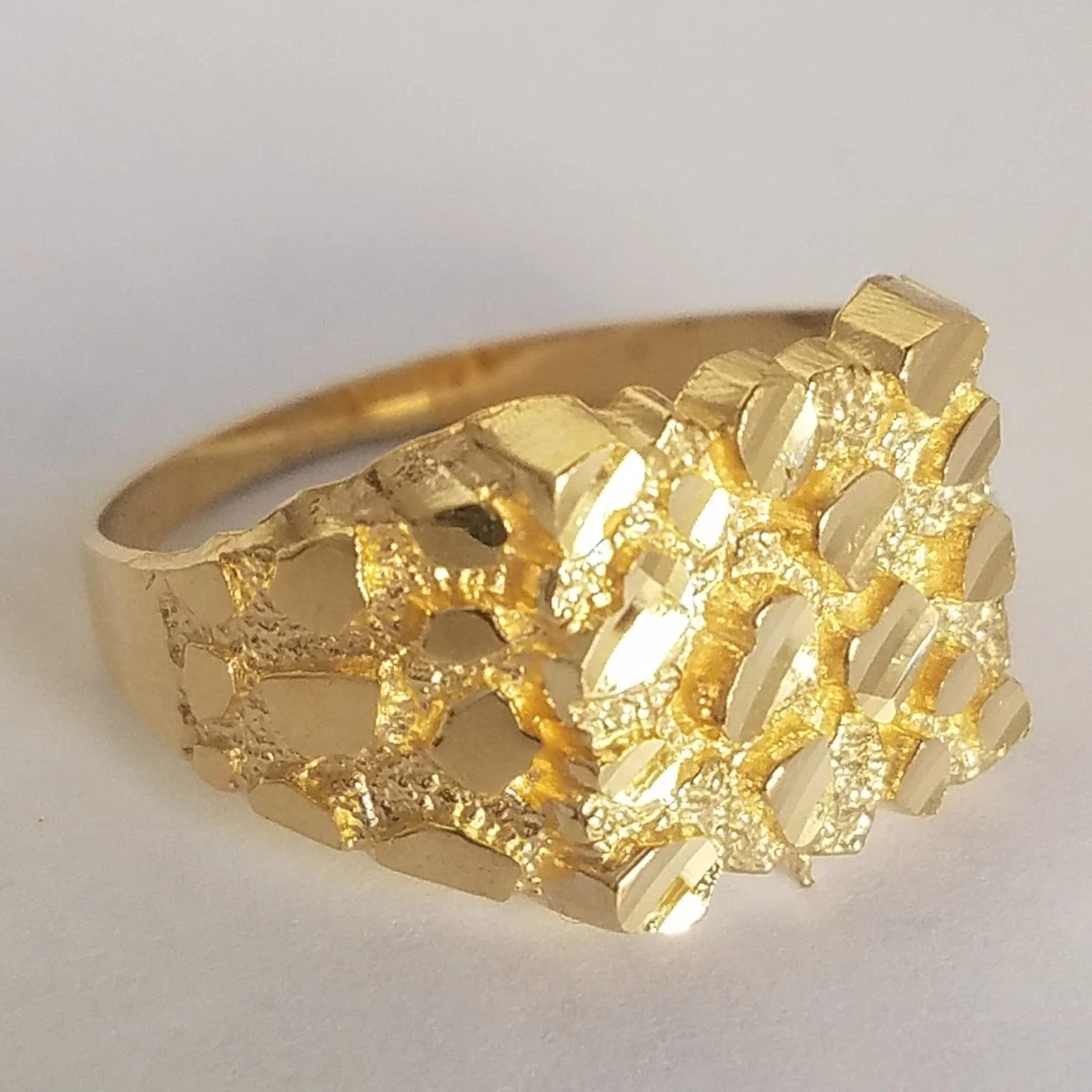 100% Authentic Vintage Louis Vuitton Gold Flower Ring, Size 8