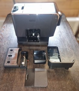 Tchibo Esperto 377042 Latte Kaffeevollautomat mit Milchaufschäumfunktion