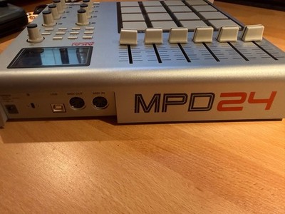Akai MPD24 Midi Controller