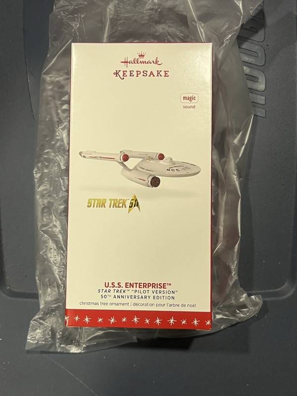 2016 Hallmark Ornament Star Trek SDCC NYCC U.S.S. Enterprise Comic Con Exclusive