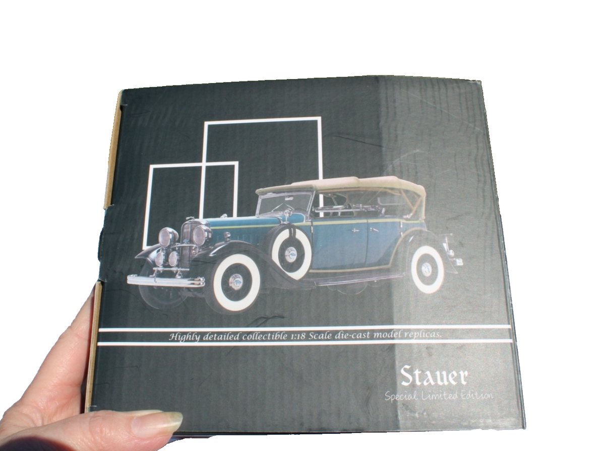 Sun Star 1932 Ford Lincoln KB Top Up 1:18 Die Cast Blue Stauer