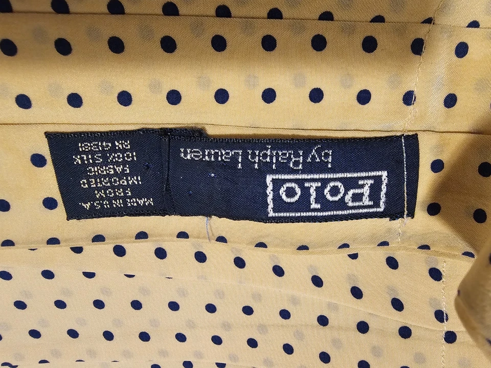 Polo de Ralph Lauren elegante corbata amarilla a lunares - Hecho en EE. UU. Foto 3 de 4