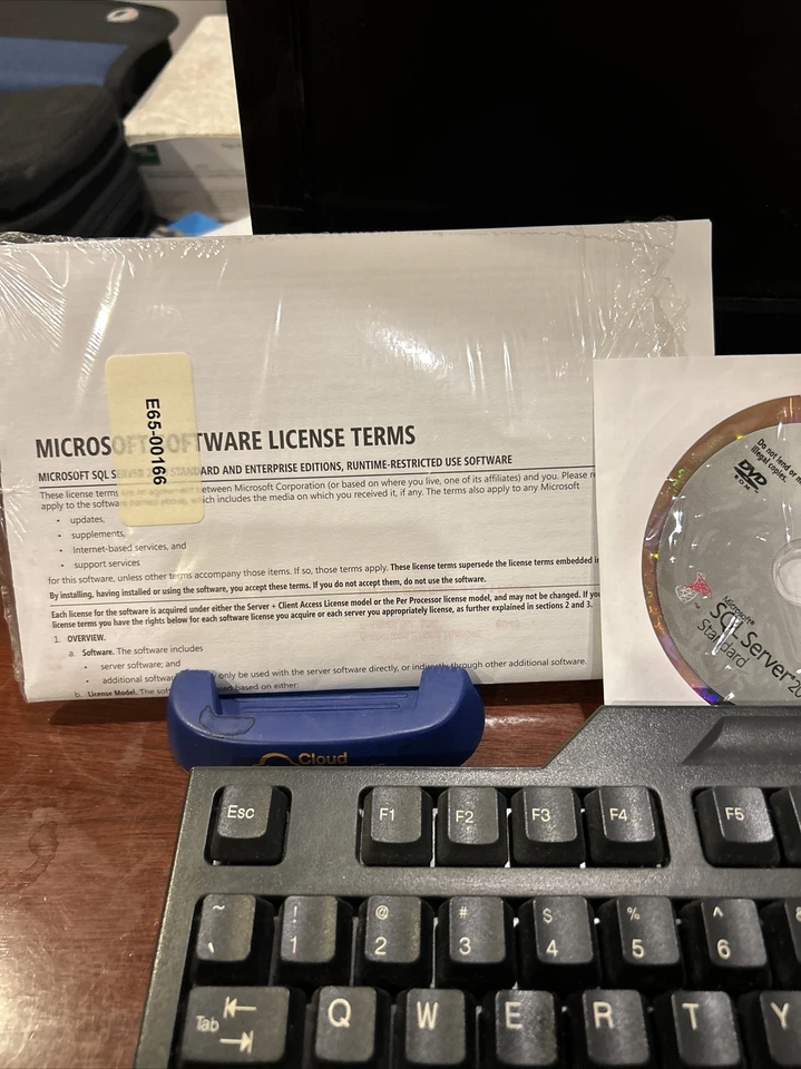 BRAND NEW MICROSOFT SQL SERVER 2008 STANDARD DVD. Dynamics + Admin Pocket Book - Image 2 of 4