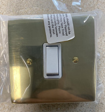 Heritage Brass 1 Gang 2 Way Switch, V500W