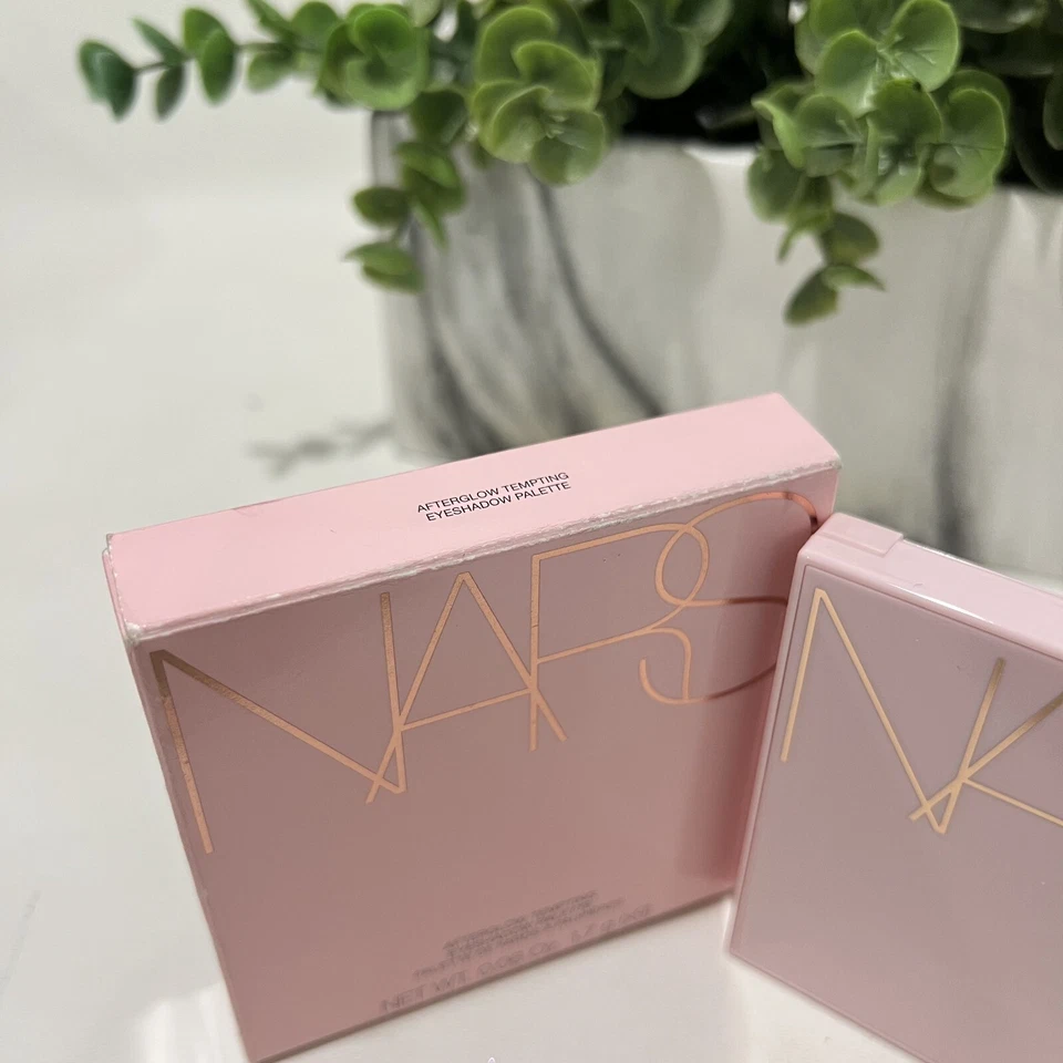 Paleta de sombras de ojos Nars Afterglow Tempting 0,06 oz/1,7 g (x9) Foto 2 de 4