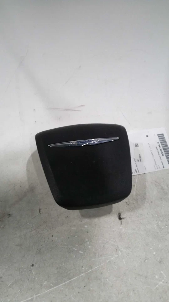 Used Steering Wheel Air Bag fits: 2014 Chrysler 200 front driver wheel Grade A Foto 2 de 4