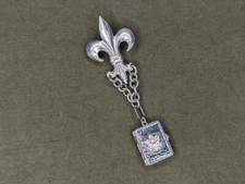 Vintage WWII Fleur-de-lis Sweetheart US Army Locket Pin Brooch Soldier in France