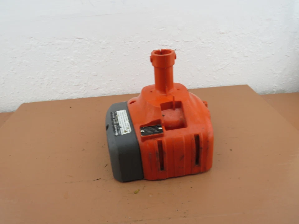 Husqvarna 129DJX Recortadora de cuerda OEM Abrazadera de eje de transmisión 580-293701 Foto 2 de 4