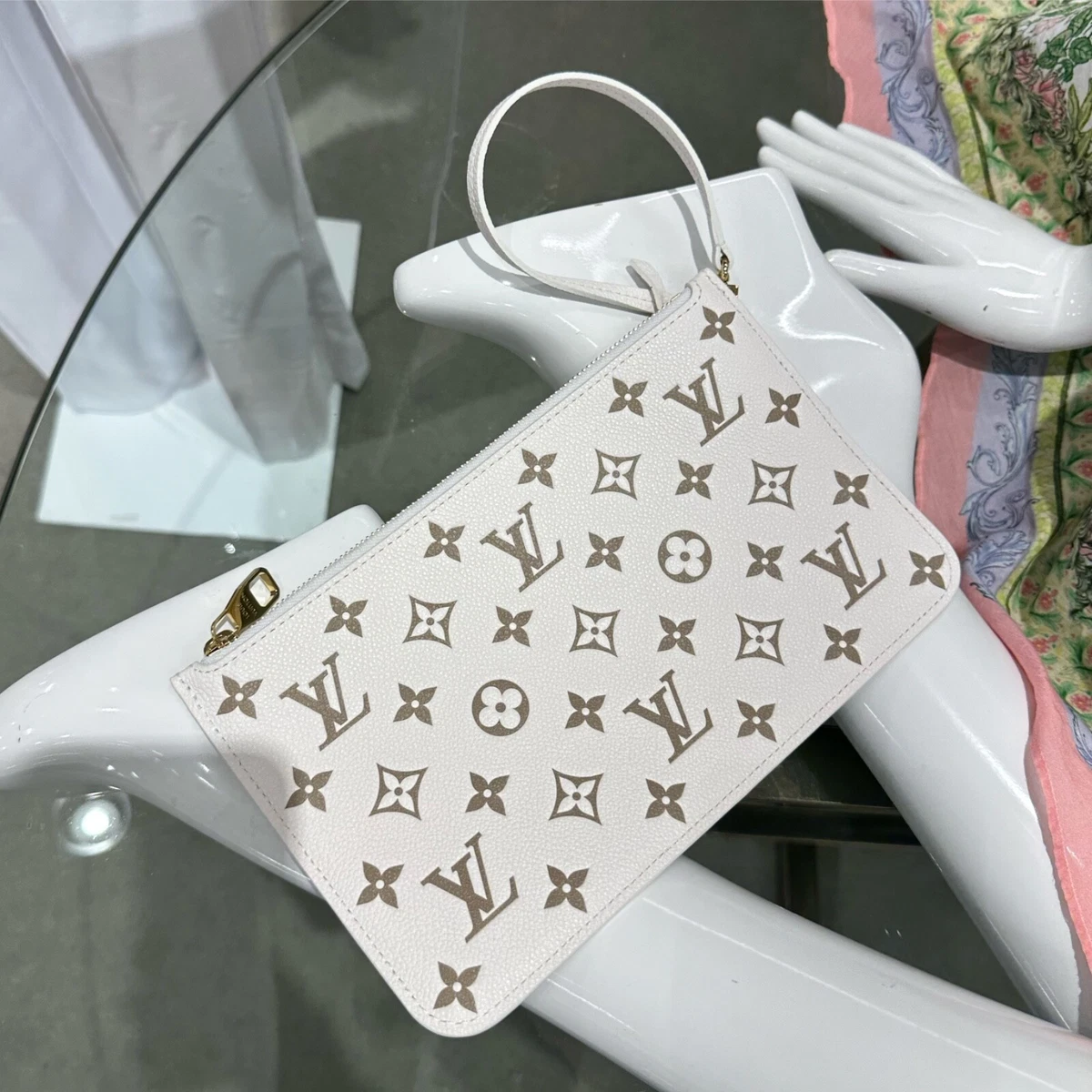 Louis Vuitton Monogram Neverfull Pochette