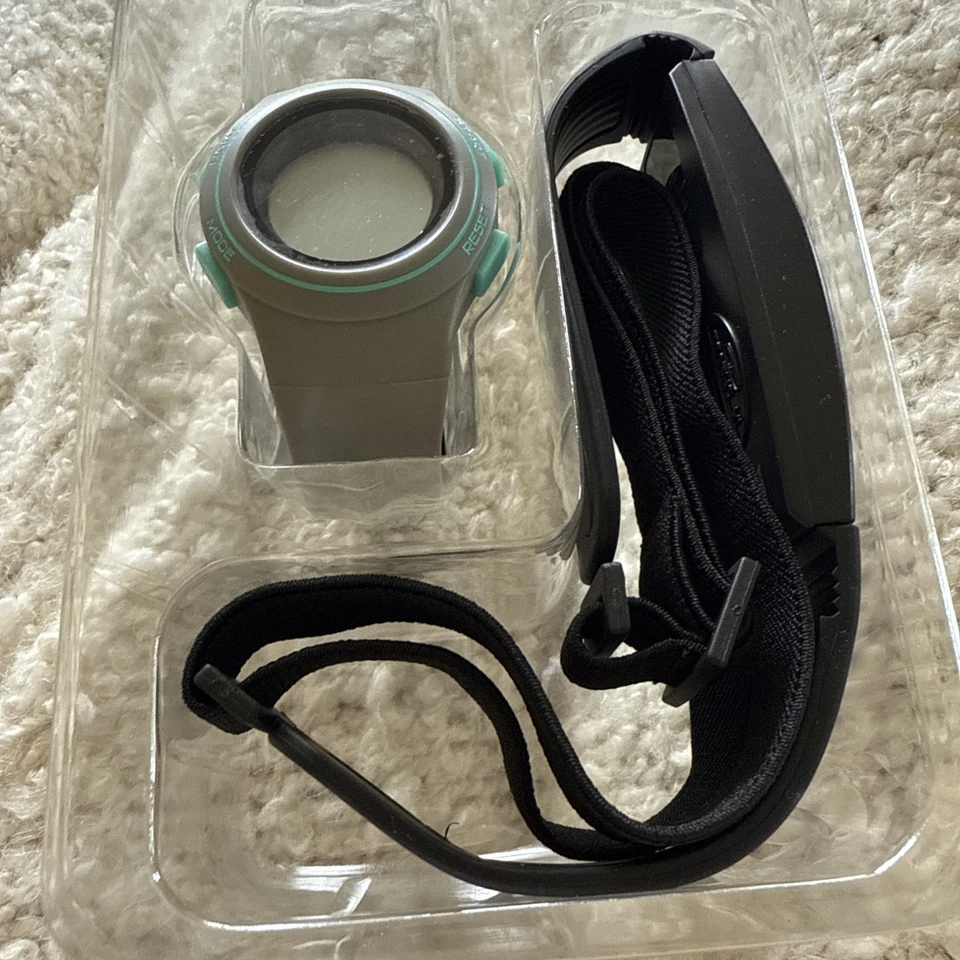 Everlast Women's EVWHR006BK Heart Rate Monitor Black Rubber Watch w, packaging 	 - Image 2 of 4