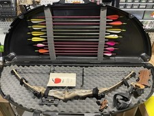 Hoyt Raider Bow RH 30-50lb Draw 26” Draw w/ Case, Arrows, Releases, Owner Manual