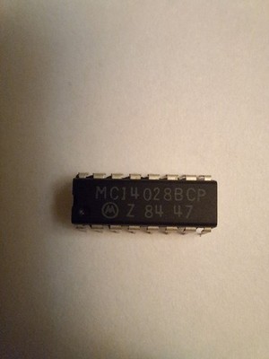MC14028BCP BCD-to-Decimal Decoder DIP-16   4028 CMOS IC
