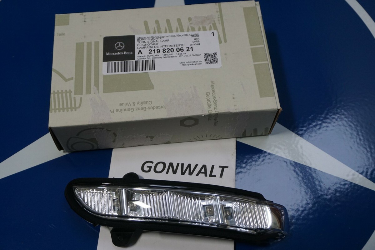Mercedes Benz Factory Turn Signal Right Door Mirror Passenger Lamp