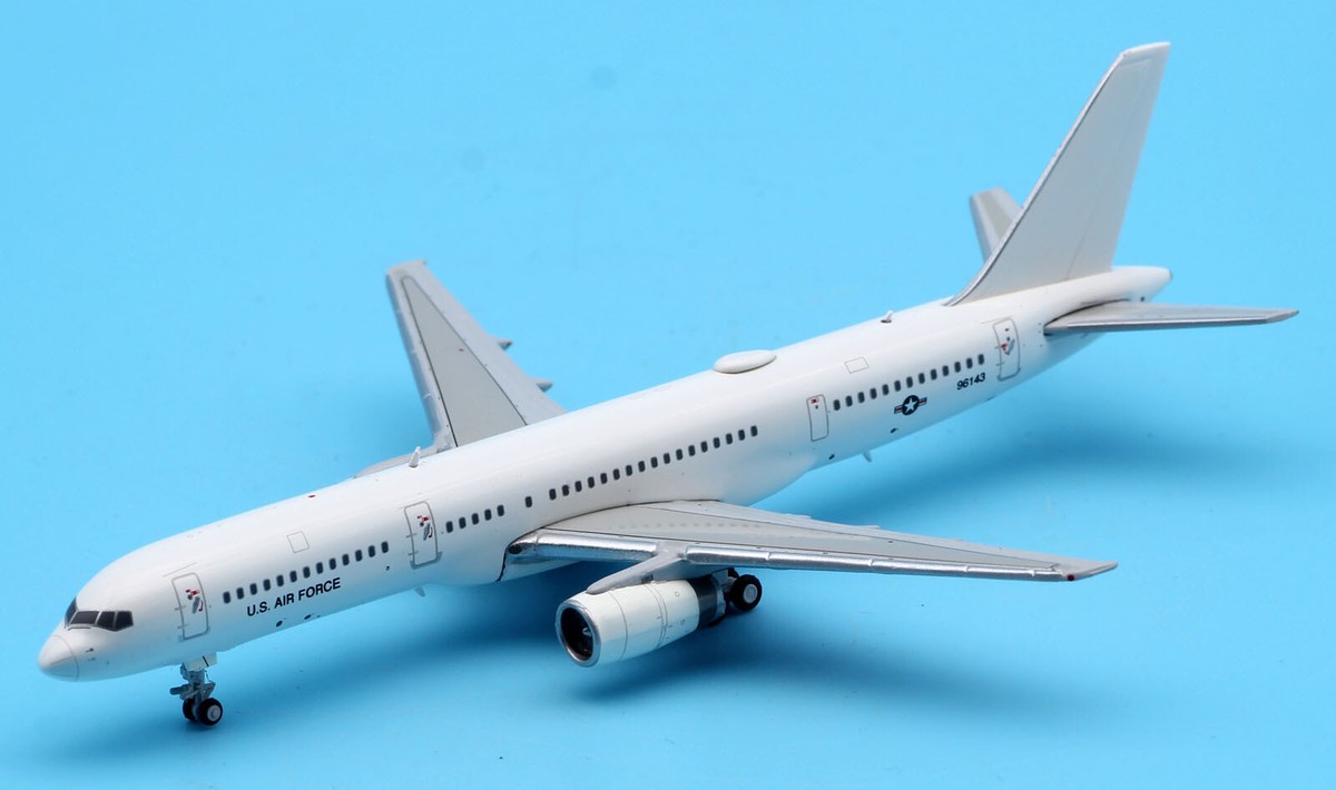 JC Wings 1:400 LH4253 USAF Boeing C-32B Diecast Aircraft Jet