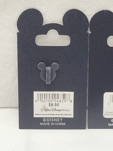  Disneys MGM STUDIOS Two Pins Mickey Goofy on Cards Trading Around The World  - Bild 5 von 6