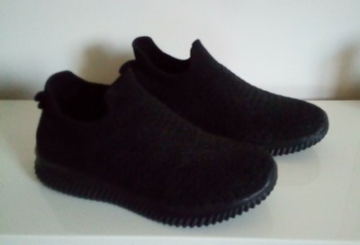 BNWOT Pavers Black Lightweight Knitted 