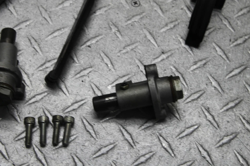 1988 YAMAHA VMAX 1200 VMX1200 CAM TIMING CHAIN GUIDES - Image 3 of 4