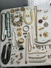 VINTAGE 60's 70's COSTUME JEWELRY LOT 44pcs TRIFARI ART MONET BSK SARAH COV CORO