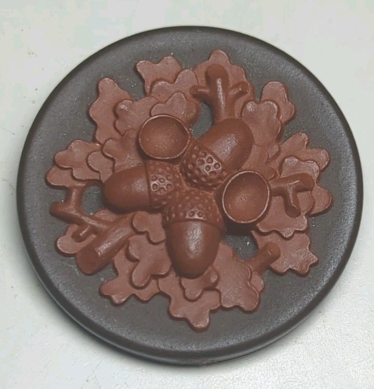 VINTAGE POTTERY CERAMCO DESIGNS FLORAL ROUND CLAY SIGNED OAK ACORN PIN BROOCH