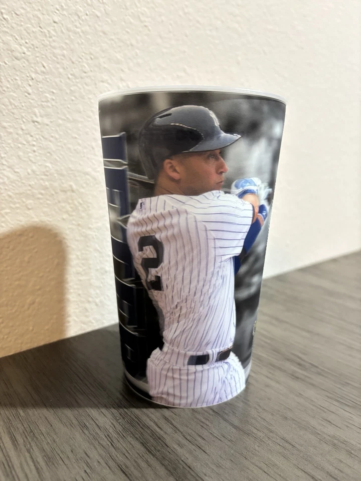 ☆Derek Jeter 32oz Yankees Stadium copo holograma shortstop 2014 - copo lembrança 3D☆ - Imagem 2 de 3