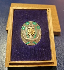 VERY RARE! Japanese Imperial Navy Short Service Completion Badge!+Original box!