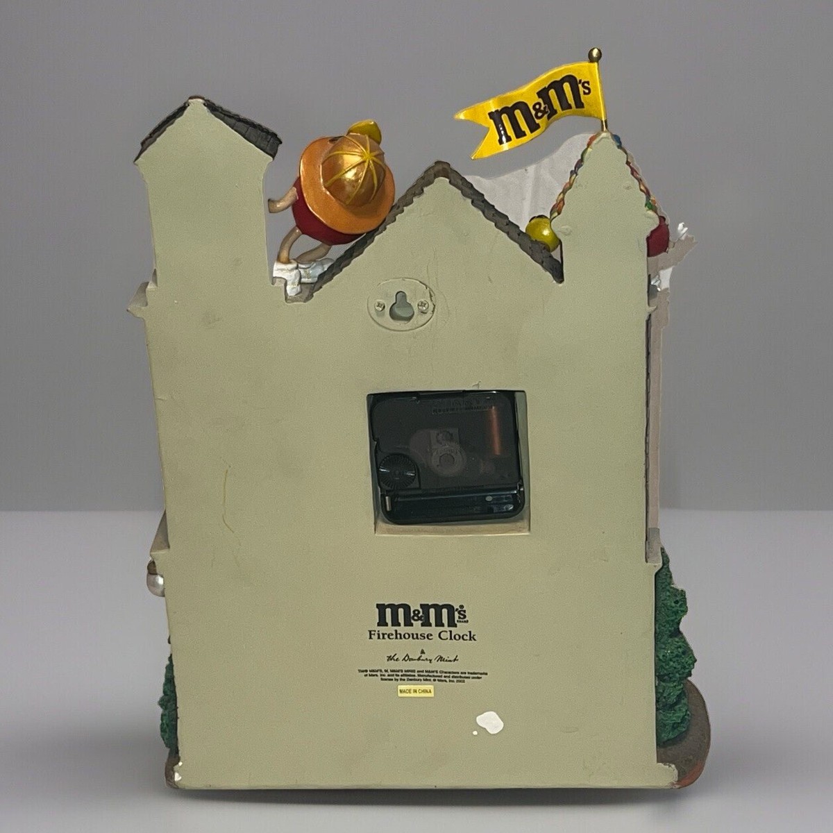 2005 M&M's Danbury Mint Firehouse Collectible Wall Clock Fire