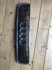 Mascherina Audi 80 D Epoca Ma Ben Conservata