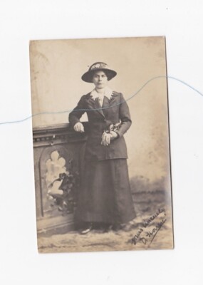 Vintage Foto Edwardianische Dame Mode draußen Kleidung schöner Hut mit Namen 