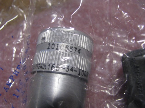 AMPHENOL CONNECTOR W/CLAMP # 165-34-1008 NSN: 5935-00-805-3463 # 10105574 - Foto 4 di 6