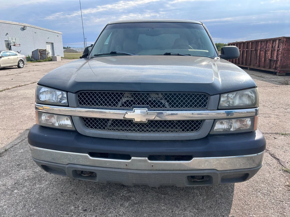 1999-06 Chevrolet Silverado GMC Sierra 1500 2500 3500 Upper Radiator Baffle Used - Image 3 of 4