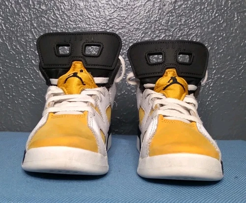 Nike Little Kid's Jordan 6 retrò bianco giallo ocra nero DV3605 170 taglia 12C
