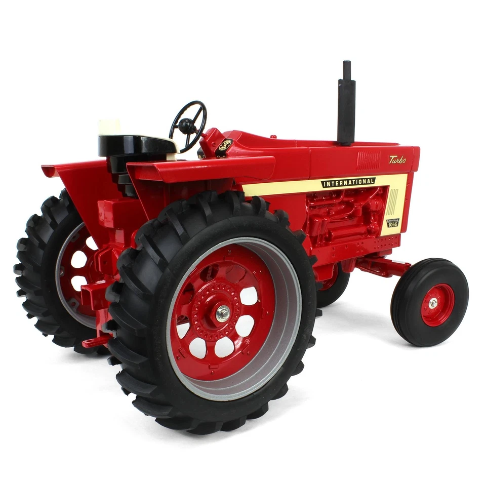 1/8 International 1066 Wide Front, Farmall 100 Years, Made in the USA, ZSM1624 - Image 3 of 4