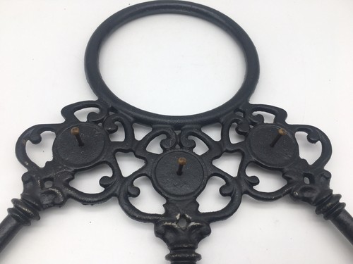 Skeleton Key Ring Holder Wall Decor Black Cast Iron Metal 6 Pegs - Picture 2 of 9