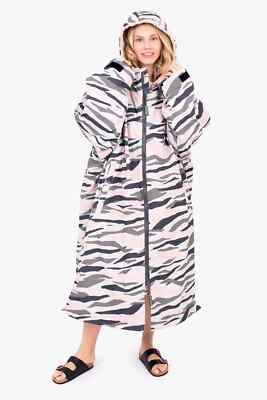 Brakeburn Womens Chinook, Dryrobe, Changing Robe, Pink Tiger, Size L / XL