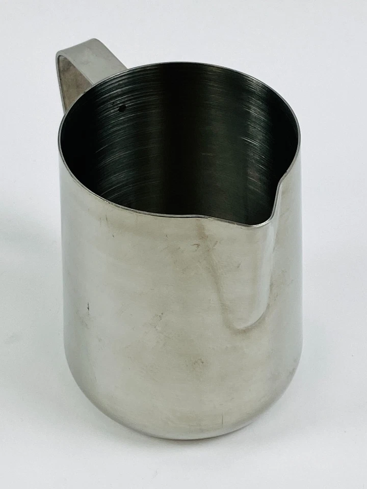 Jarra de espuma de acero inoxidable Update International de 5" x 4" café leche Foto 2 de 4