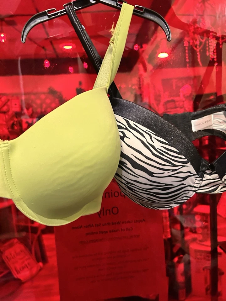 Lote de 2 sujetadores estilo figura completa Fashion Bug talla 40 DD cebra y lima Foto 2 de 4