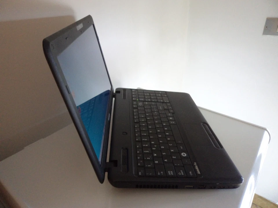 NOTEBOOK TOSHIBA SATELLITE C660 - Immagine 3 di 4