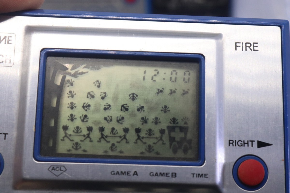 初期モデル　超美品　 GAME & WATCH FIRE (RC-04) Fire [RC-04] Prices Game & Watch | Compare Loose, CIB & New