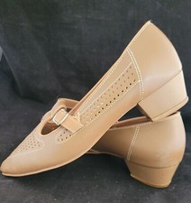 Vtg Hush Puppies Tan Leather Heels T-Strap Buckle Pumps Cutout Women's 8M READ