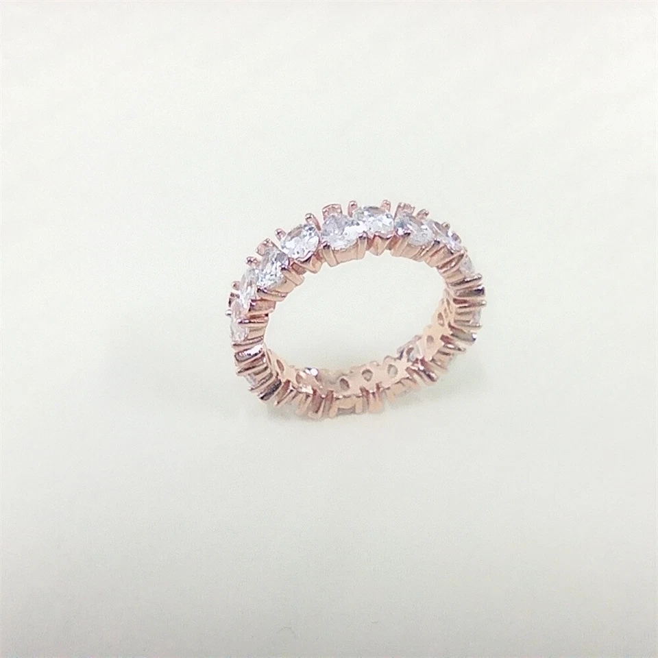 Anillo de Oro Pandora Banda Brillante Alterna Rosa Foto 3 de 4