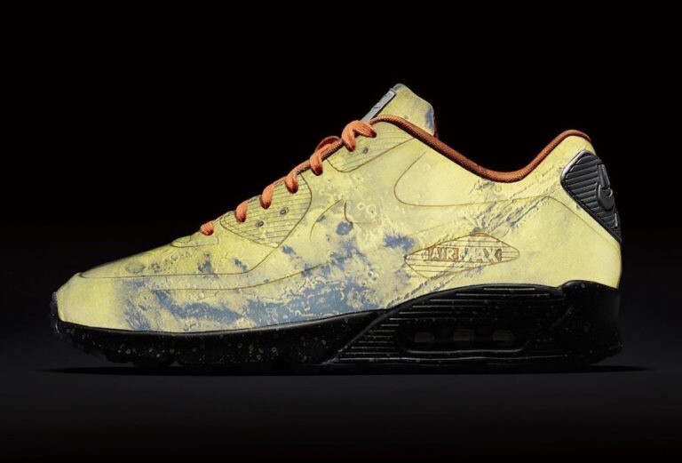 Nike Air Max 90 QS Mars Landing Sz 9.5 CD0920-600 moon yard