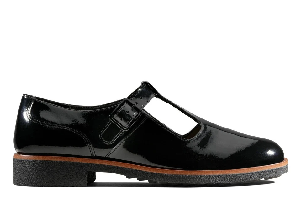 Clarks Griffin Town schwarz Lackleder T Bar Uniform Schuhe Ausverkauf Größe 3