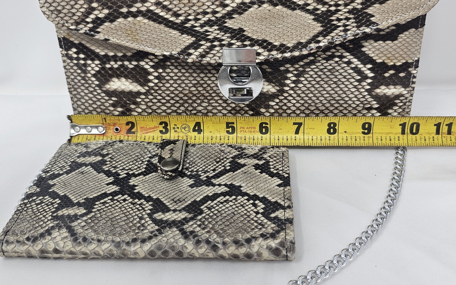 Python Snakeskin Shoulder Bag Womens Medium Clutc… - image 22