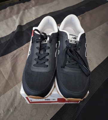 Mens New Balance Traditionals 9.5 Black and White