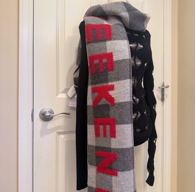 NWOT Max Mara Weekend Label-cut Long Wool Scarf   Fall/Winter/Holiday Gray/Red