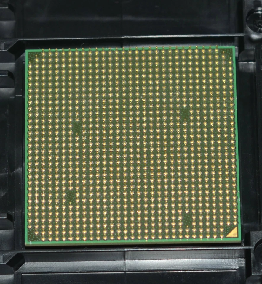 AMD Phenom x3 8750 2.4GHZ/1.5MB Triple Core AM2 HD875ZWCJ3BGH - Image 4 of 4