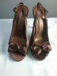 chocolate brown heels