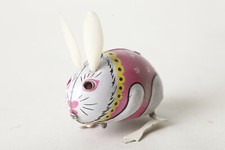 Blechspielzeug: Hase MS 063 zum Aufziehen, ca 7x8 cm , made in China (110052)