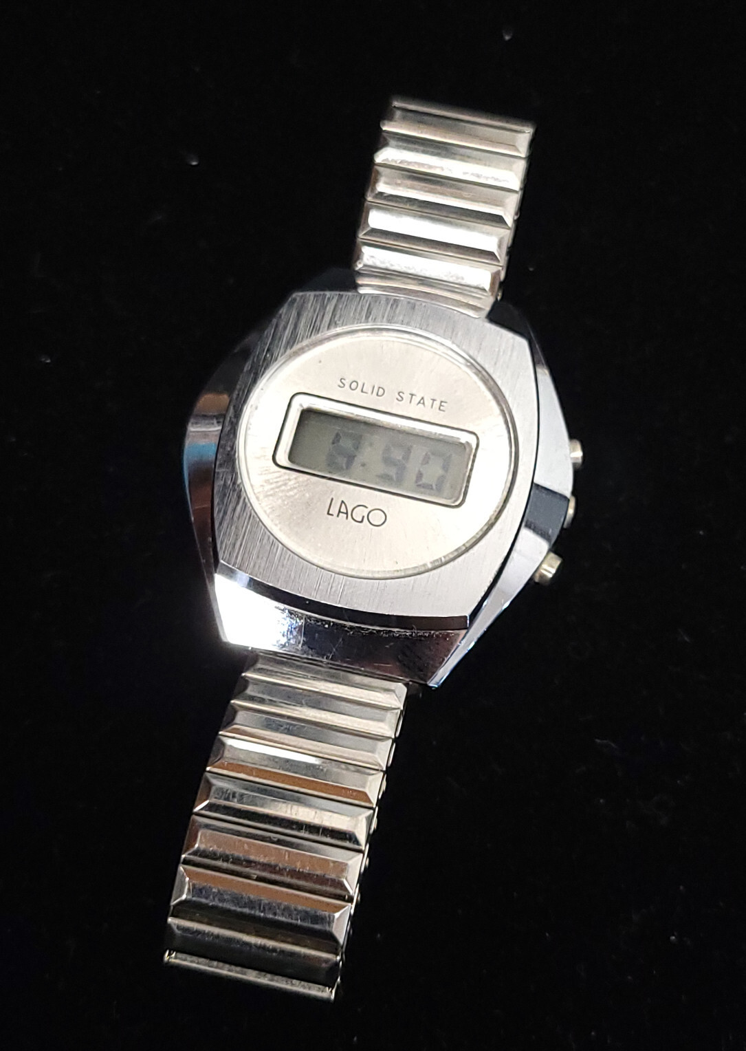 Vintage 1975 Lago Solid State Quartz Digital Men's LCD Wristwatch
