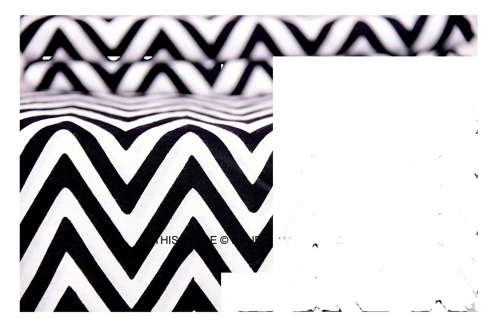 白色锯齿形花纹织物工艺面料